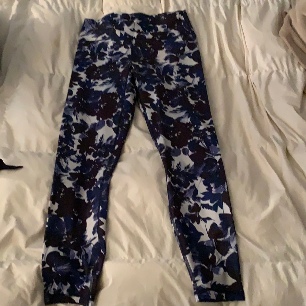 Blue floral, Medium Fabletics leggings
